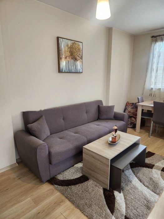 Тристаен апартамент в ж.к. Зона Б-5.