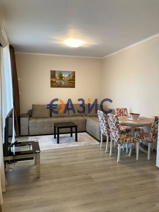 Продава се Двустаен апартамент в к.к. Слънчев бряг - 72 кв.м за 1400 €/кв.м - Снимка #8