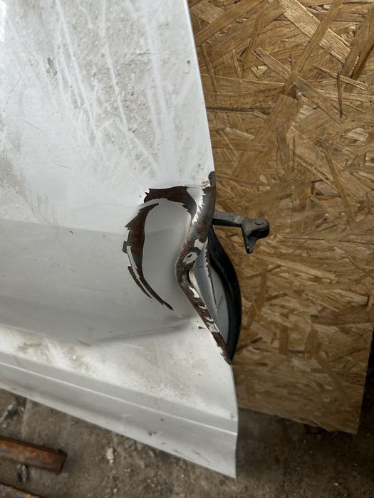 Правая передня дверь тойота Альфард