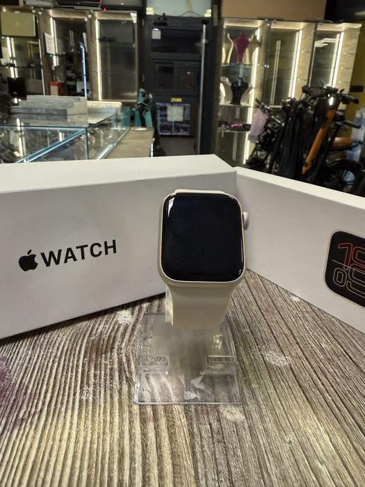 Apple Watch SE 3 Starlight 40mm
