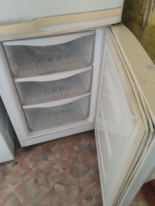 Продам холодильник