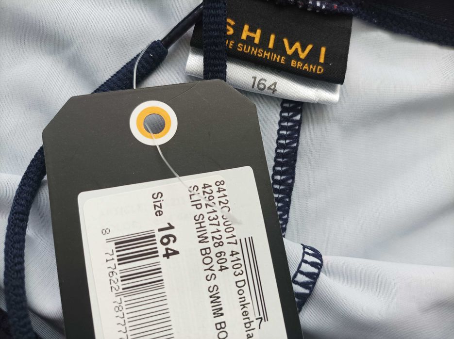 Shiwi 164см нов бански