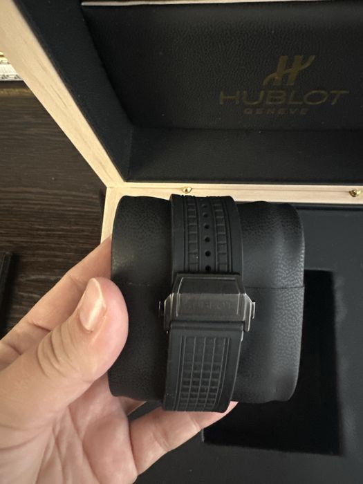 Продам часы Hublot