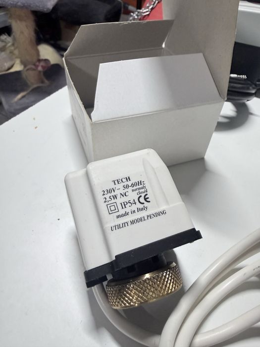 Servomotoare si Termostate