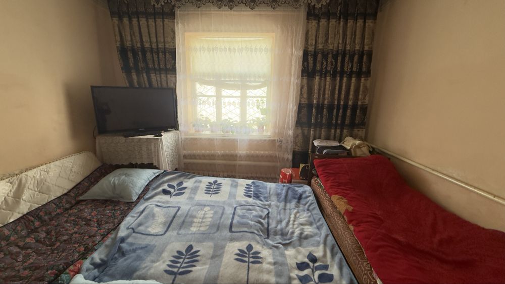 Srochno uy sotiladi 18 sotix hamma sharoyiti bor