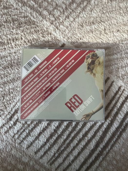 Диск + книга Taylor Swift
