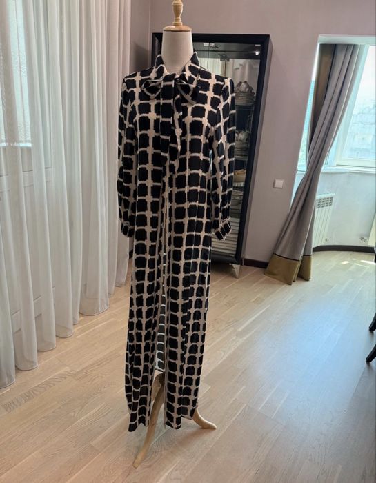 Платье Zara в отличном состоянии