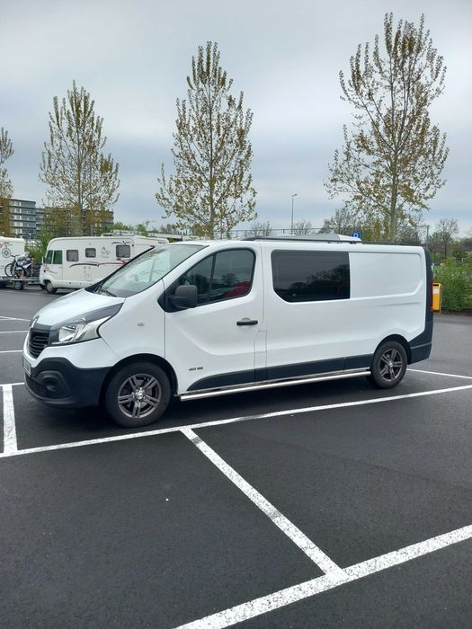 Vând Renault trafic 2016 5 locuri