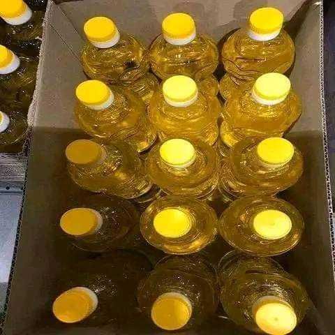 Vindem ulei rafinat și brut de floarea soarelui
