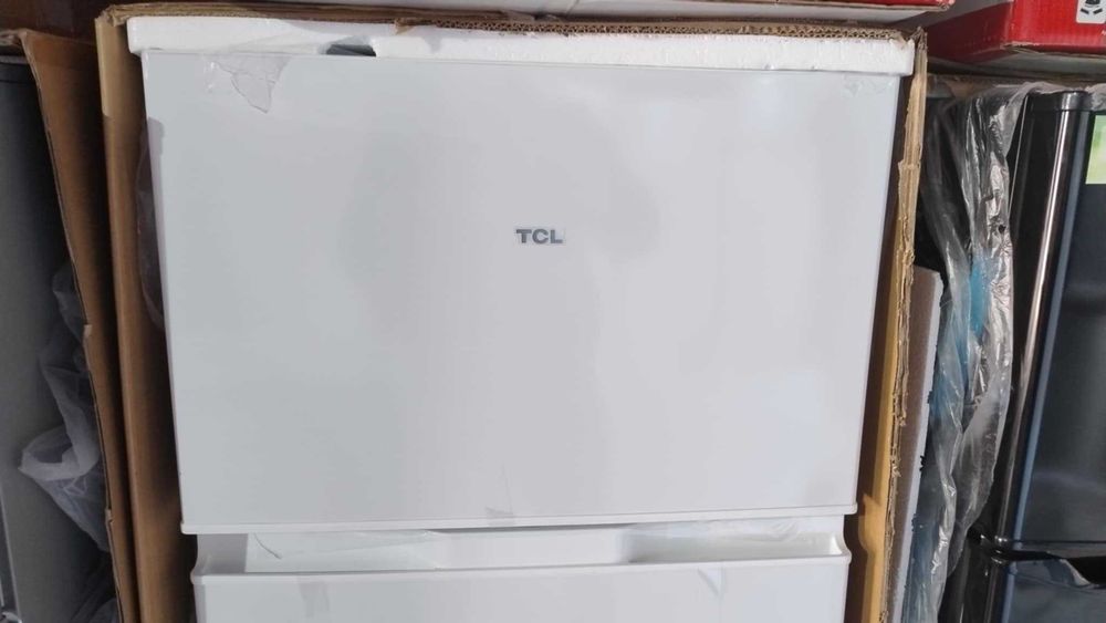 Комбиниран Хладилник с горна камера TCL 144 см 207 л Crisper чекмедже