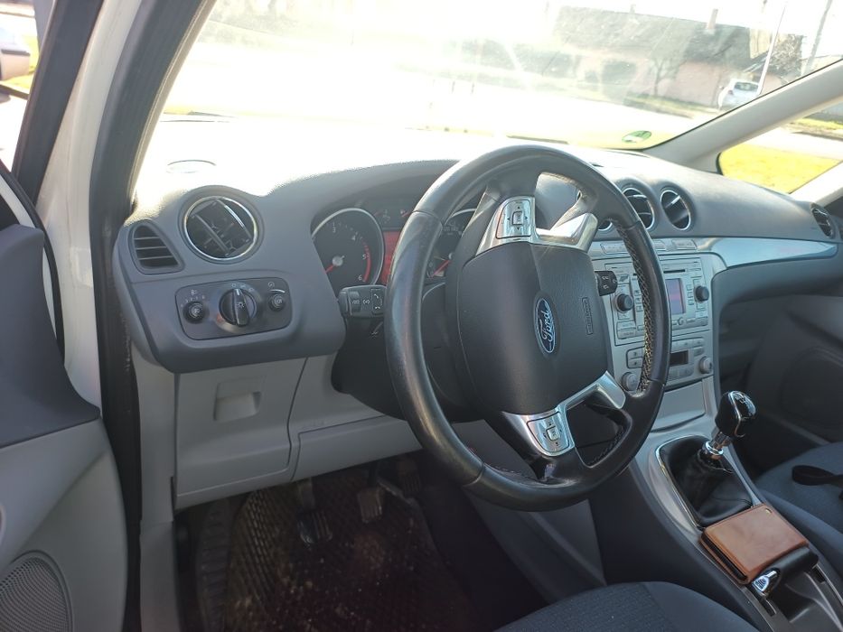 Ford Galaxy an 2007..