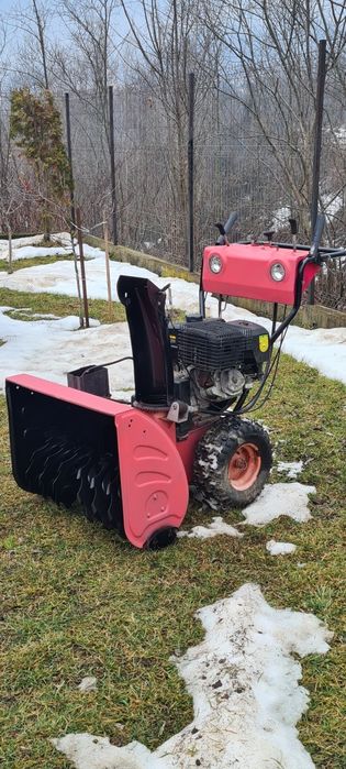 Freză de zăpadă  cu motor pe benzină