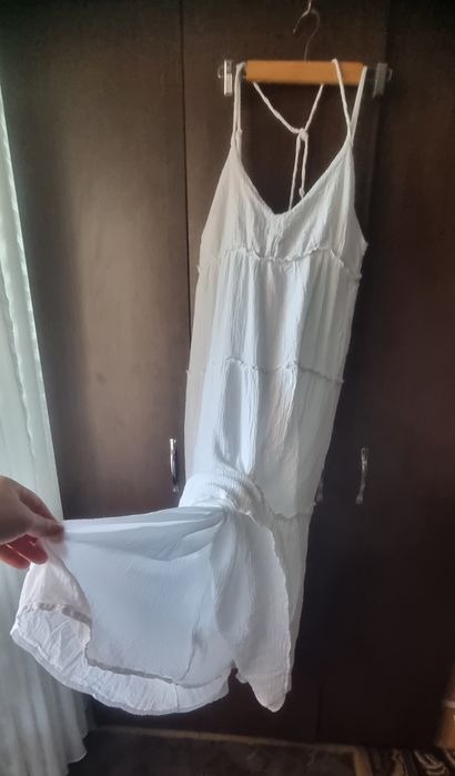 Vând rochie albă Reserved