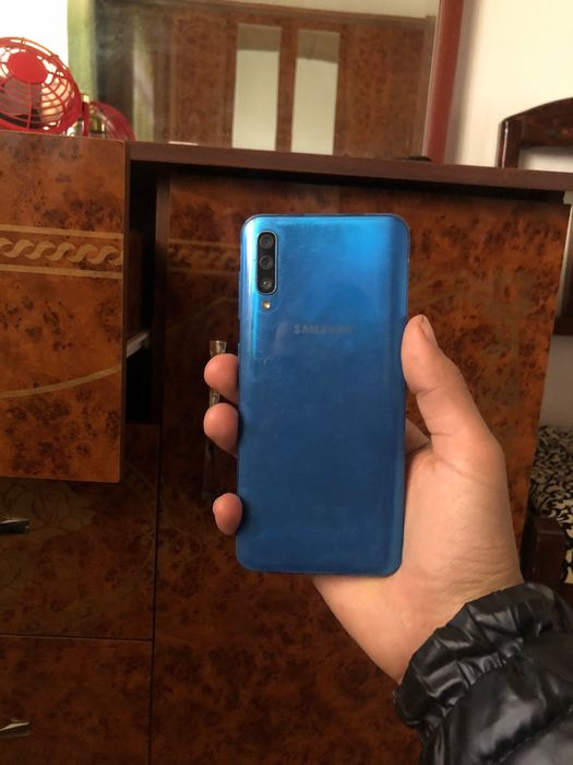 Samsung a50 ekrani singan