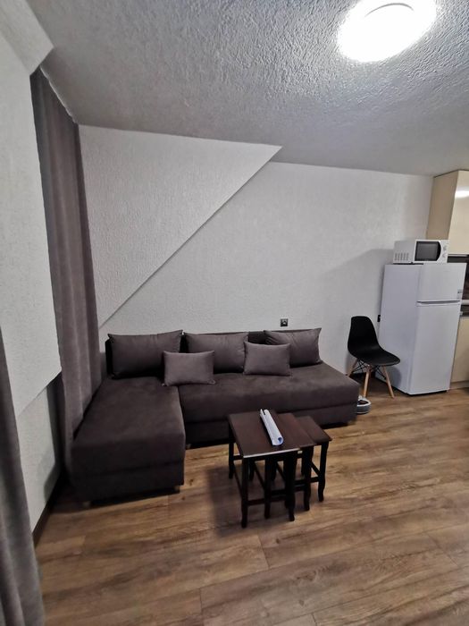 Дава се под наем Двустаен апартамент в Бургас, Възраждане - 53 кв.м за 459 € - Снимка #1