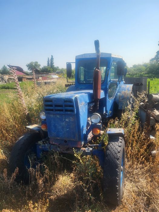 Продам или обменяю трактор Т40, прицепы.