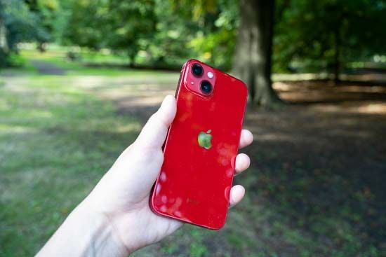 iPhone 13 red 256 gb красный