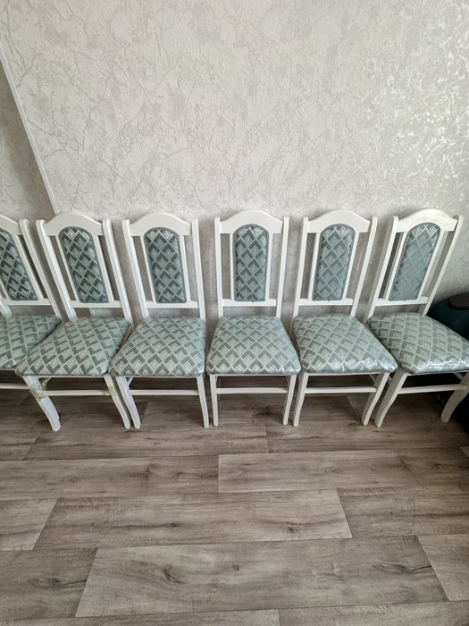 Продам Стол гостинный со стульями