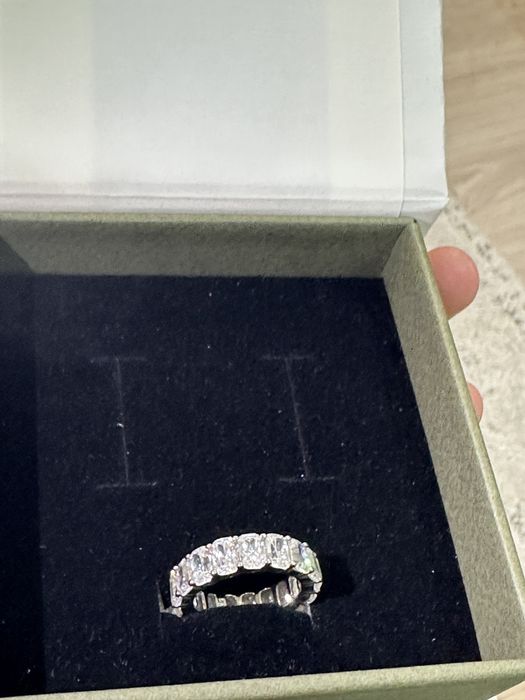 Продам серебрянное кольцо 18 размера