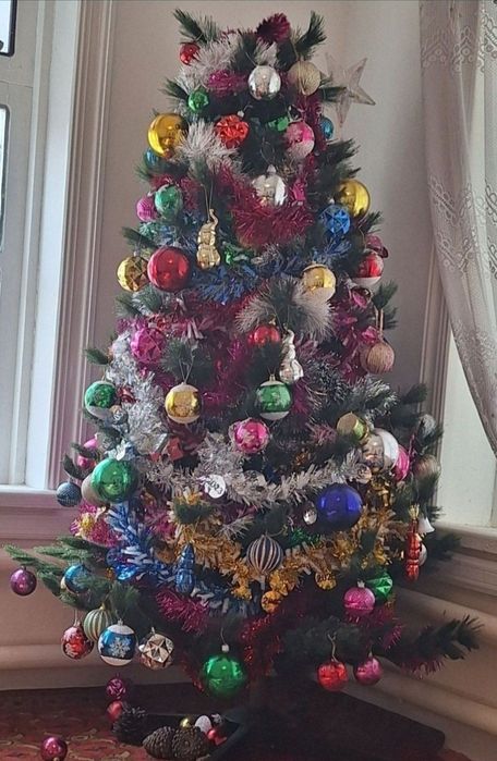 Новогодние ёлка срочно продам