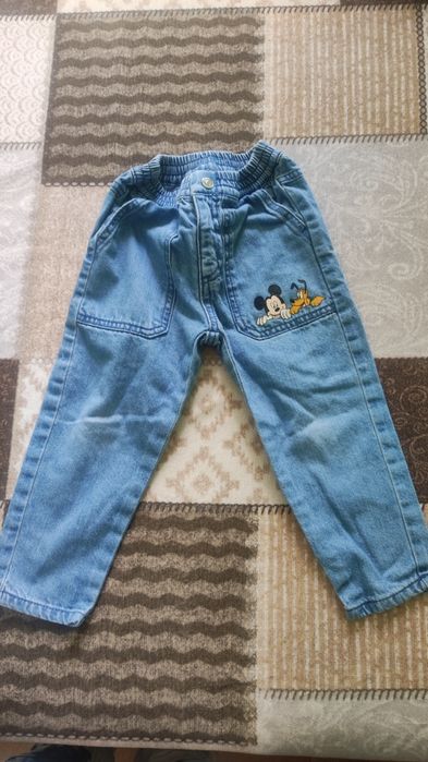 Дънки за малък младеж