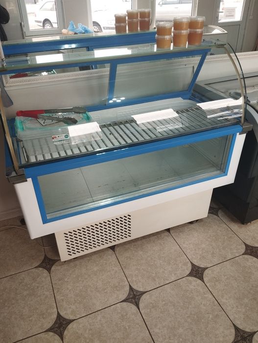 Продам холодильник ветринный