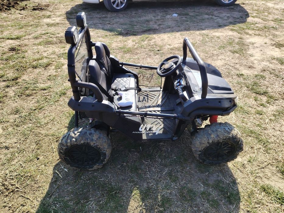 Mașina electrică 4x4 pt copii cu telecomanda cu 4 motoare