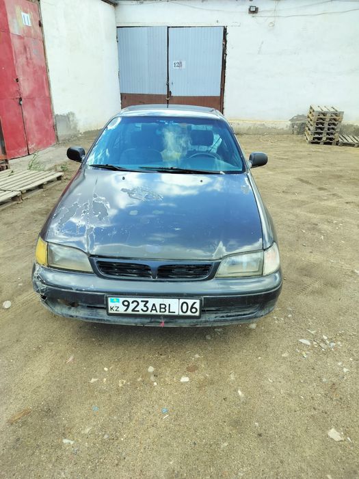 Продам Toyota Karina E