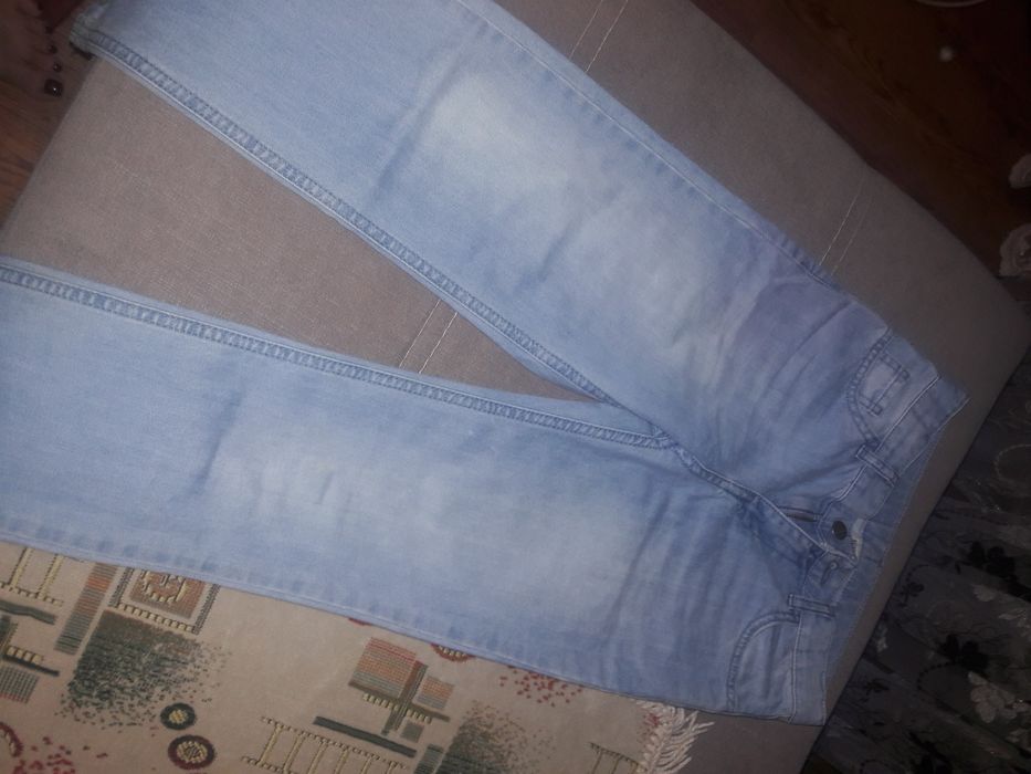 Продам джинсы для мальчика