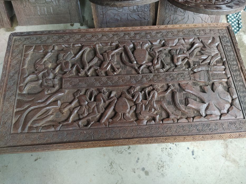 Уникален комплект маса и 4 стола от цяло масивно дърво-РЪЧНА ИЗРАБОТКА