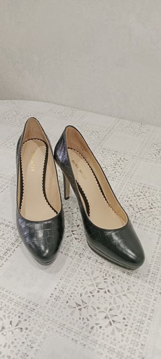 Продаются красивые туфли