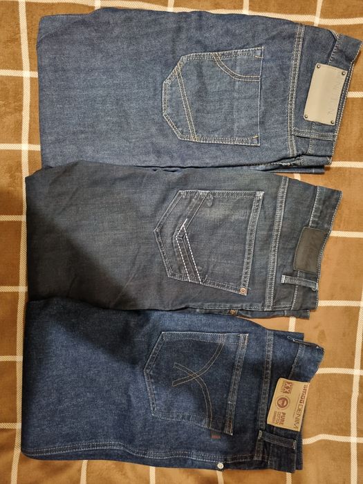 Продам джинсы брэндовые 3000 тенге