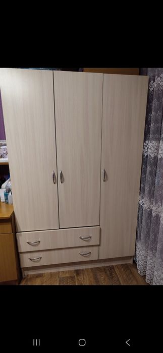 Шкаф и кровать ..
