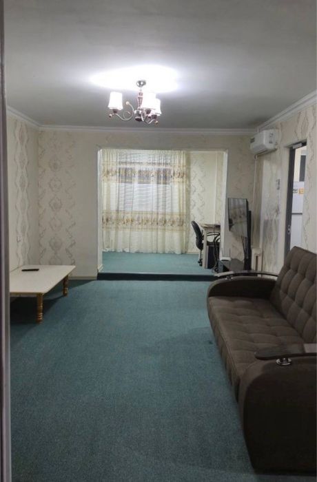 Аллея Гагарина. Торговый Центр. Хорошее состояние