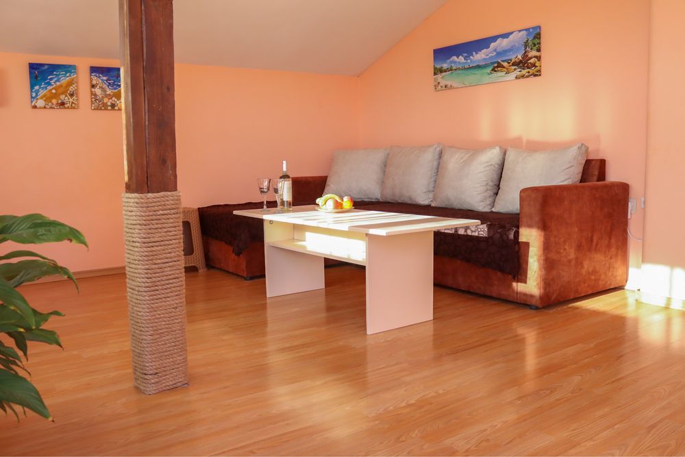 Дава се под наем Тристаен апартамент в Бургас, Сарафово - 70 кв.м за 408 € - Снимка #1