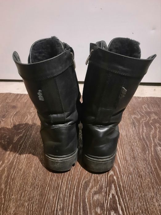 Бушлат, шапка ушанка, берцы