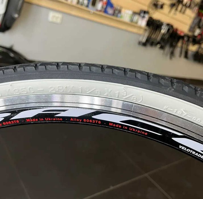 Гума за велосипед KENDA Eurotrek (28 x 1.25) (32-622), Бели бордове