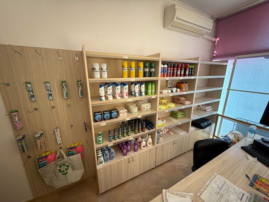 Силажи/Рафтове и бюро за магазин или склад