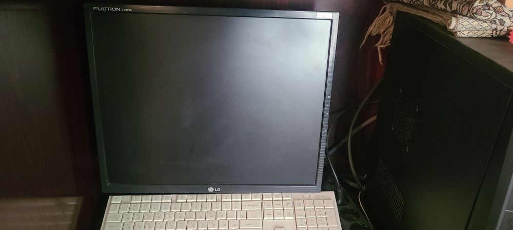 Kompьyuter monitor 17 bn 19 ikkalasi sotiladi