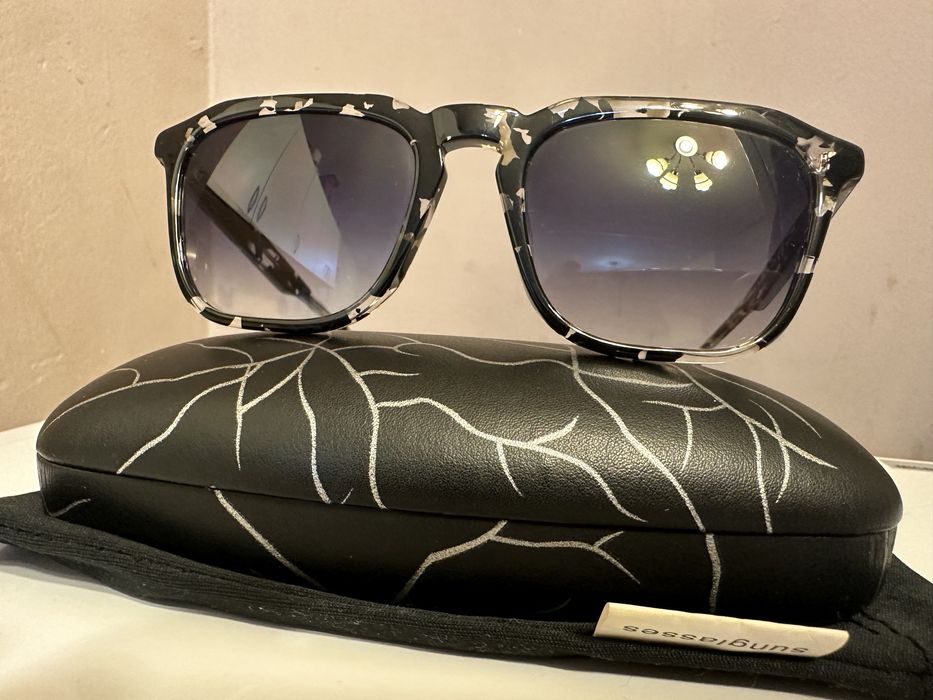 Слънчеви очила HAWKERS + подарък