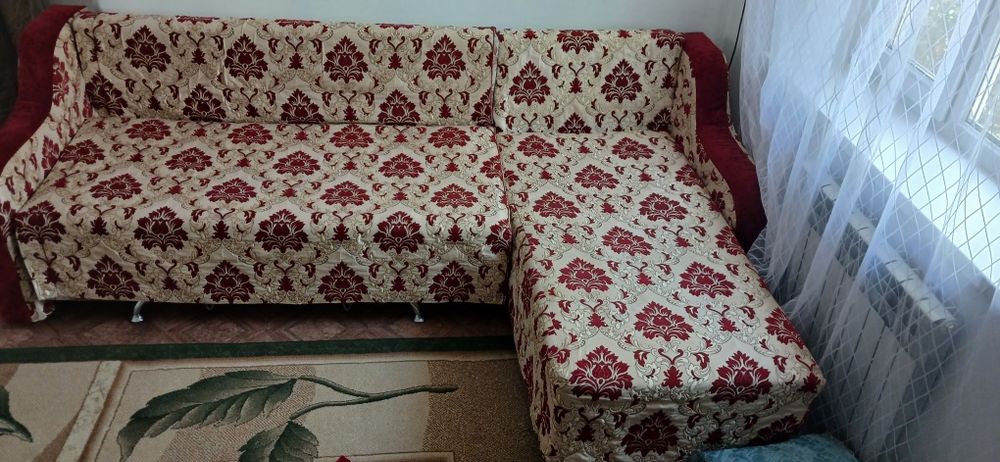 Продам диван в хорошем состоянии
