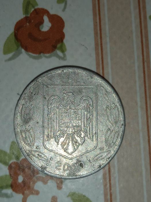 Vând monede de 500 de lei vechi din anul 2000