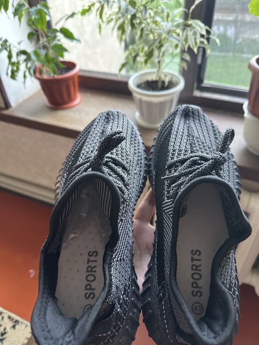 Мужские кроссовки