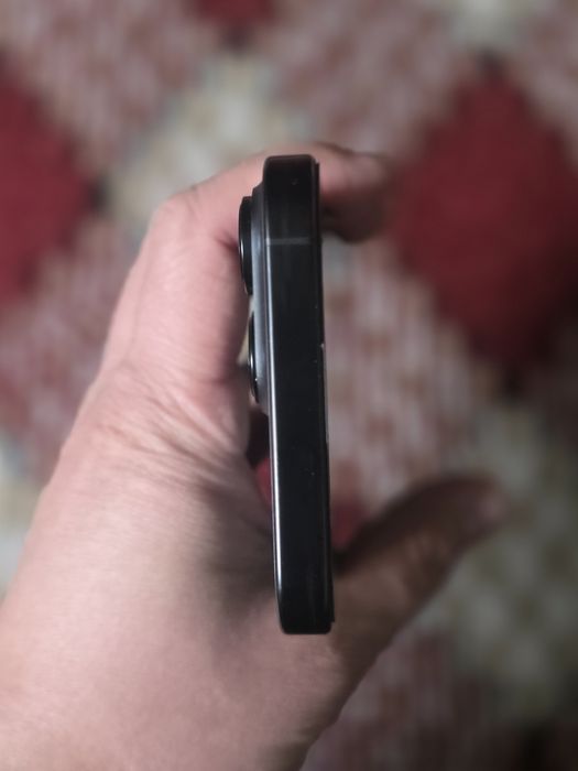 Iphone 16 pro max idealno