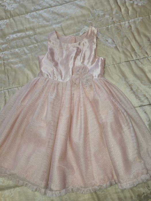 Две разкошни рокли