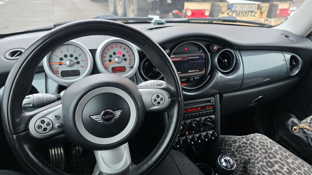 Vând MINI Cooper 1.6 Benzină (2003) – Kit Integral Cooper S