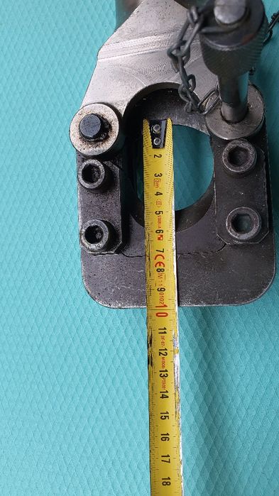 Ръчна Хидравлична ножица за кабели до 50mm  Cembre