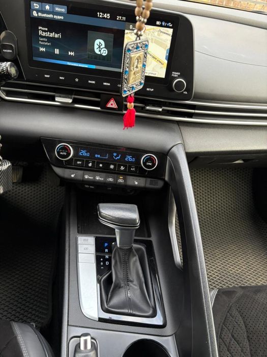 Продаётся Hyundai Elantra 2021 года.