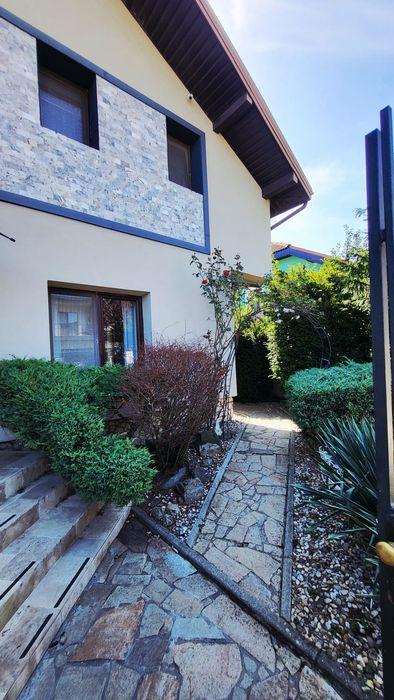 Proprietar închiriez casa Dumbravita 230mp utili