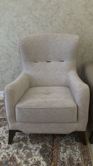 Продам диван с 2-ма креслами